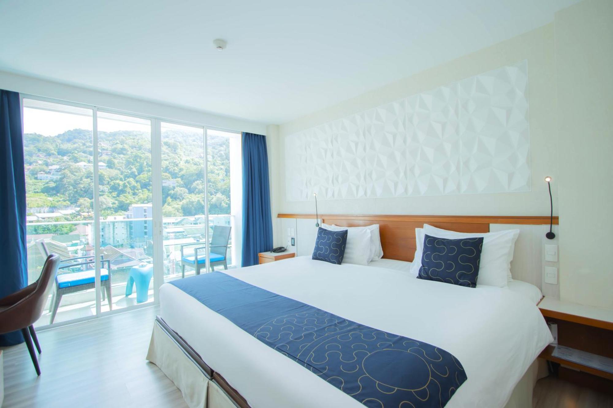 Sira Grande Hotel And Spa - SHA Extra Plus Patong Exterior foto