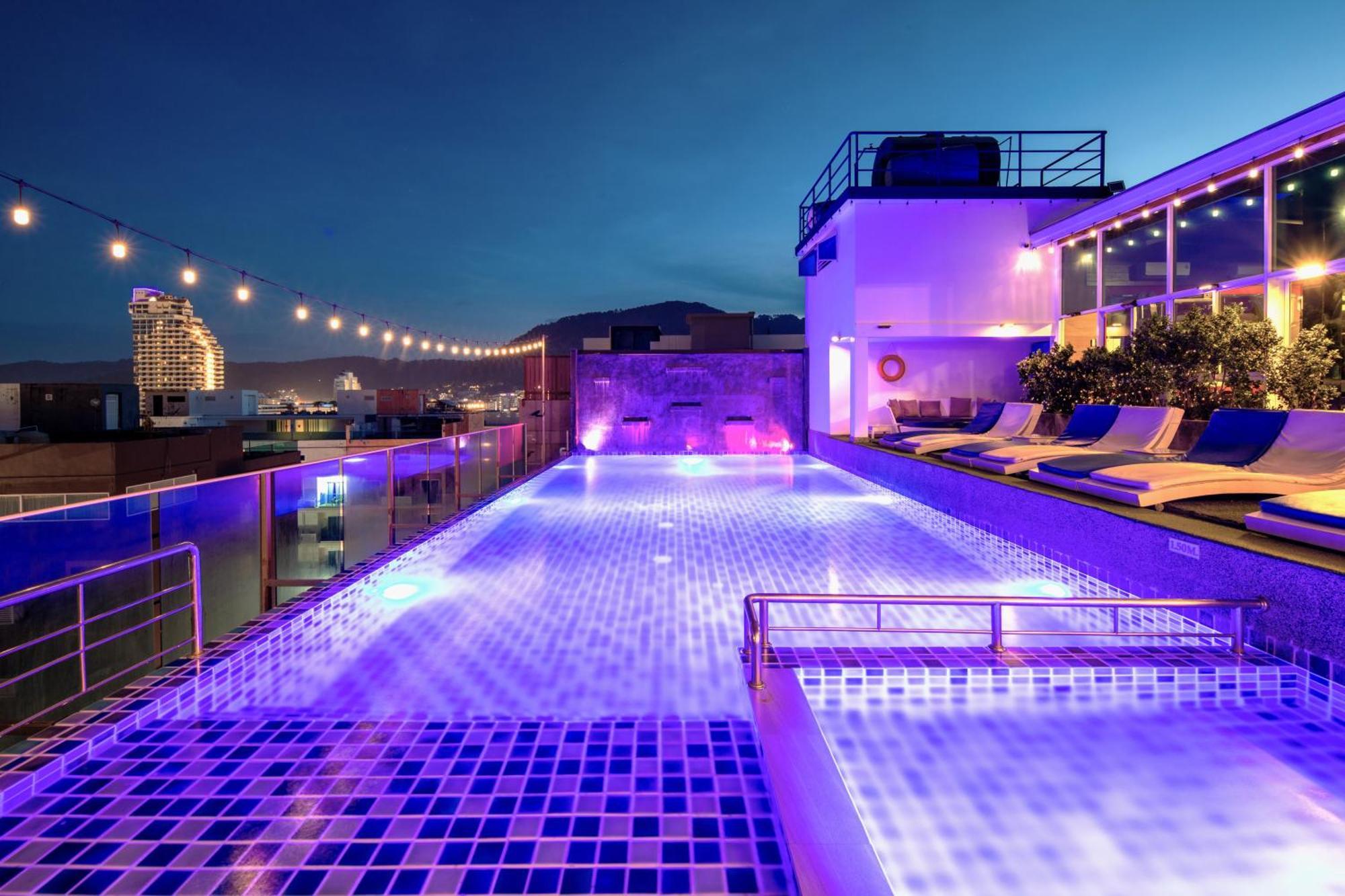Sira Grande Hotel And Spa - SHA Extra Plus Patong Exterior foto